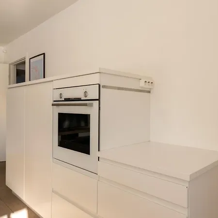 Large 5br House For 10 In *