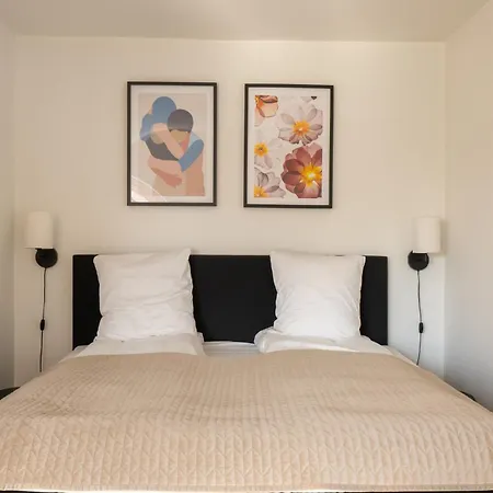 Large 5br House For 10 In