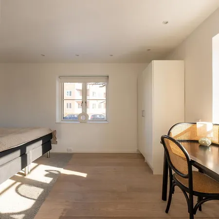 Large 5br House For 10 In